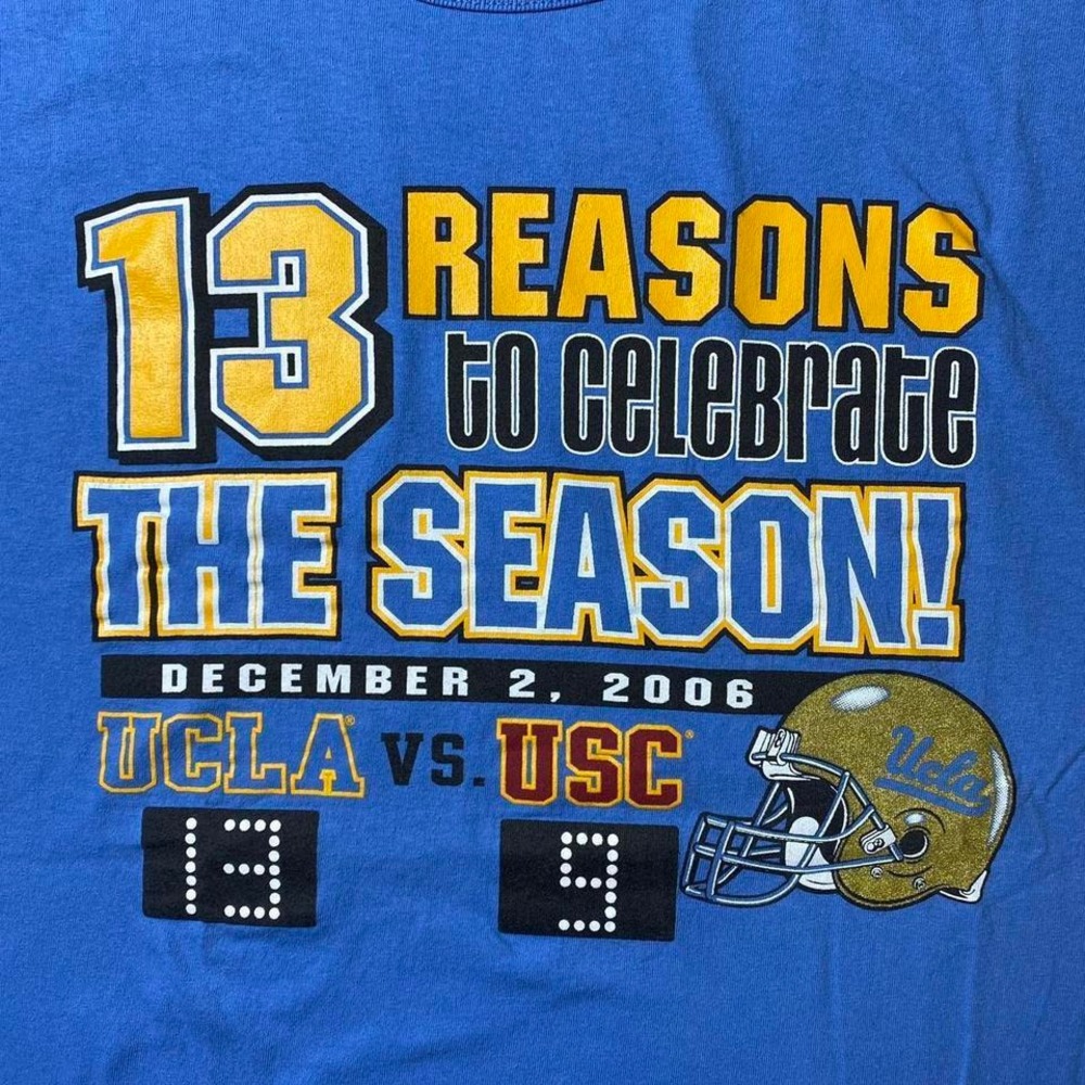 Vintage 2000s UCLA BRUINS football‎ shirt